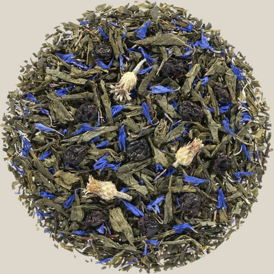 TuanaShop BV De Allerliefste Mama groene thee met gedroogde druiven en blauwe korenbloemen in een ronde compositie
