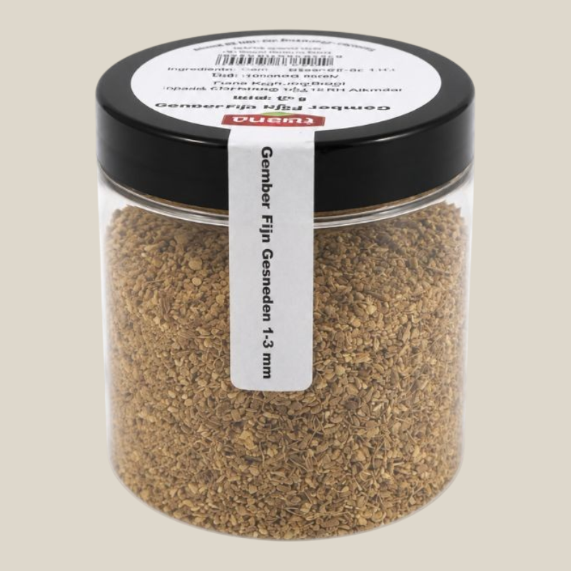 TuanaShop BV fijn gesneden gedroogde gember in een doorzichtige pot van 80g voor thee en Aziatische gerechten