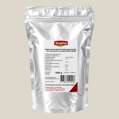 TuanaShop BV warme chocolade poeder in een zilverkleurige stazak van 1000 gram met productinformatie en etiket.