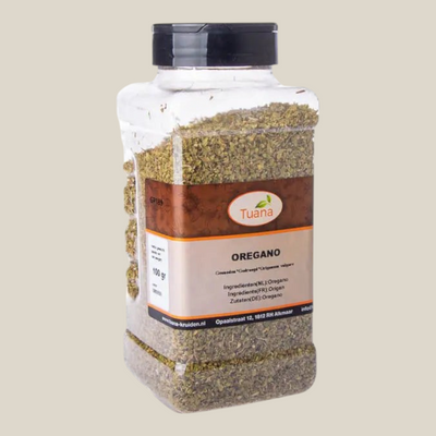 TuanaShop BV gesneden oregano in een doorzichtige kunststof voorraadpot voor mediterrane gerechten
