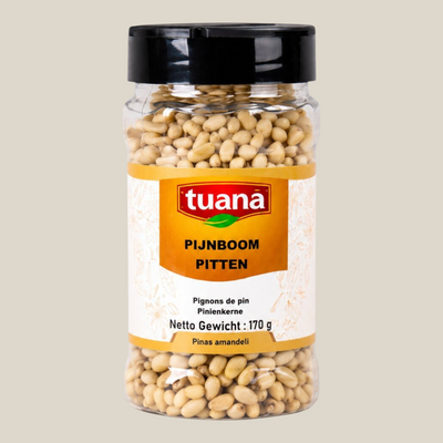 TuanaShop BV pot met verse pijnboompitten, ideaal voor salades en pesto, verpakt in een handige voorraadpot.